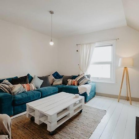 Indigo Snug - Gorgeous 2 Bed Flat In The Heart Of Кромър Екстериор снимка