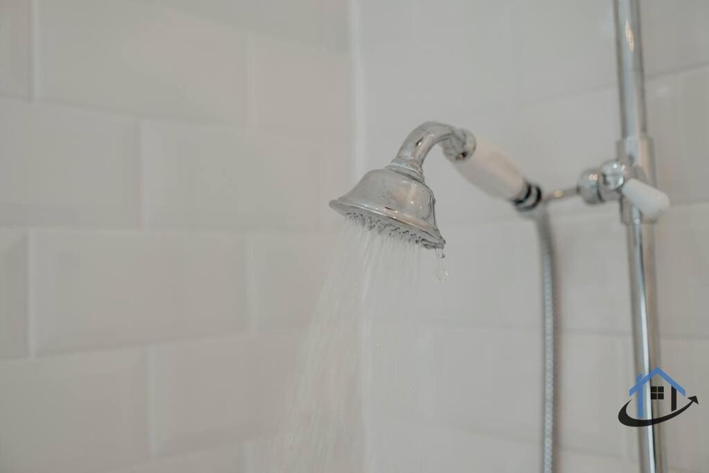 Indigo Snug - Gorgeous 2 Bed Flat In The Heart Of Кромър Екстериор снимка