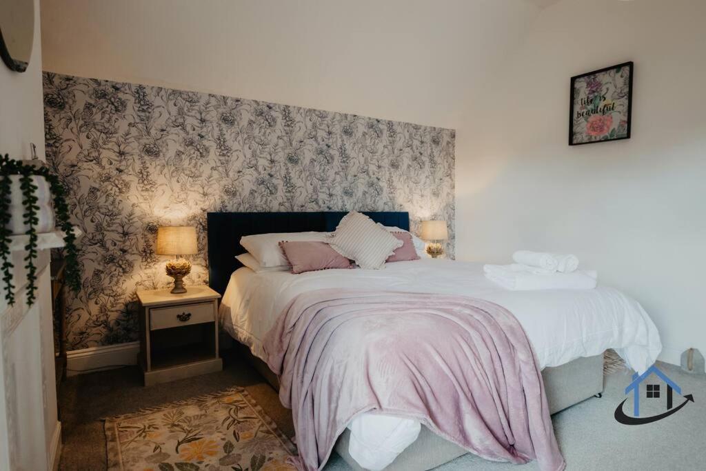 Indigo Snug - Gorgeous 2 Bed Flat In The Heart Of Кромър Екстериор снимка