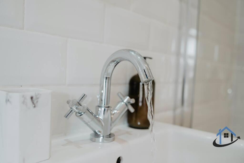 Indigo Snug - Gorgeous 2 Bed Flat In The Heart Of Кромър Екстериор снимка
