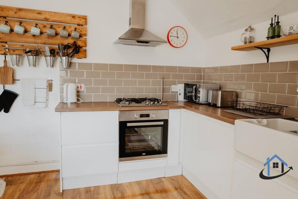 Indigo Snug - Gorgeous 2 Bed Flat In The Heart Of Кромър Екстериор снимка