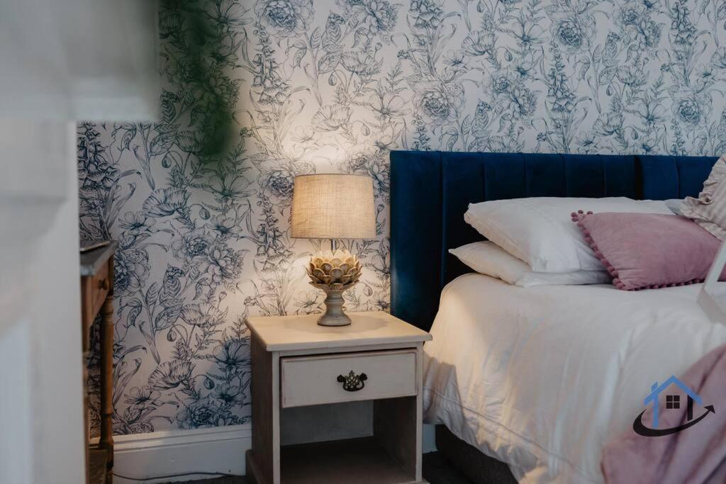 Indigo Snug - Gorgeous 2 Bed Flat In The Heart Of Кромър Екстериор снимка